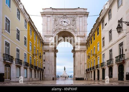 Sonnenaufgang über Arco da Rua Augusta Architektur Denkmal Historische Stadtzentrum von Lissabon, Portugal Stockfoto