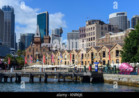 Open-air-Restaurants in den Felsen von Campbells Cove, Sydney, New South Wales, Australien Stockfoto