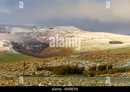 Jaggers Clough am östlichen Ende des Kinder Scout Plateau, von der North West Ridge von Win Hill, Peak District, Derbyshire, England, Großbritannien Stockfoto