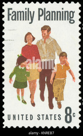 Vereinigte Staaten von Amerika - CIRCA 1967: Eine gebrauchte Briefmarke aus den USA Darstellung eine Botschaft der Familienplanung, circa 1967. Stockfoto