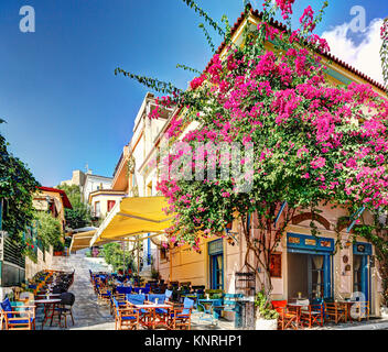 Malerische Cafés Plaka in Athen, Griechenland Stockfoto