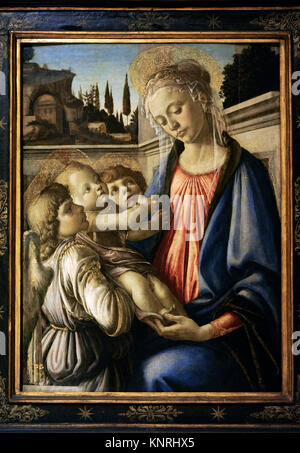 Sandro Botticelli (1445-1510). Italienischer Maler. Madonna mit Kind und zwei Engeln, 1468-1469. Sammlung Farnese. National Museum von Capodimonte. Neapel, Italien. Stockfoto