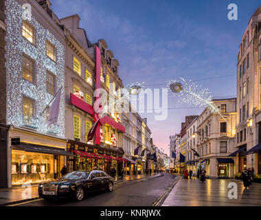 Cartier Flagship Store in der Bond Street mit Weihnachtsbeleuchtung in London, Großbritannien Stockfoto