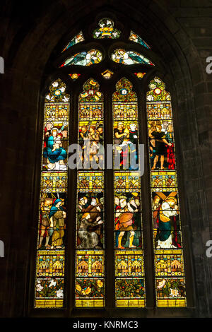 Religiöse Darstellung in Glasfenster, Innenansicht, Kirche des Heiligen unhöflich, Pfarrkirche Stirling, Schottland, UK, Südosten Gang Stockfoto