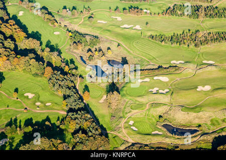 Luftaufnahme von einem Golfplatz, UK. Stockfoto