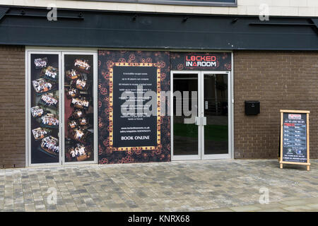 Fassade des "im Raum", bietet 8 Zimmer, bei dem die Spieler versuchen durch das Lösen von Rätseln und finden Hinweise zu entkommen; Milton Keynes, Großbritannien Stockfoto