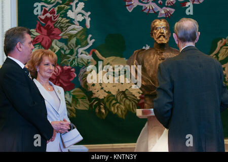 Bukarest, Rumänien - 25. OKTOBER 2011: König Michael von Rumänien während der ersten Rede vor dem rumänischen Parlament in Bukarest. Stockfoto