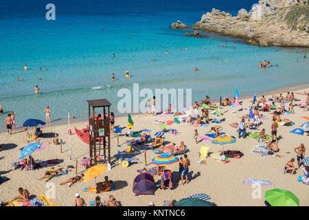 Beachlife am Strand Rena Bianca, Santa Teresa di Gallura, Sardinien, Italien, Mittelmeer, Europa Stockfoto