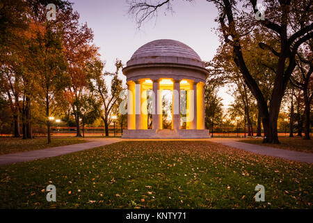 Sonnenuntergang über glühende DC War Memorial Nachmittag im Herbst im Freien Schöne Stockfoto