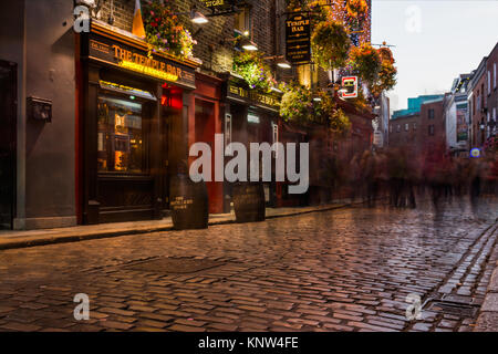 Die Temple Bar Street View Sunset lange Belichtung Dublin Irland Stockfoto