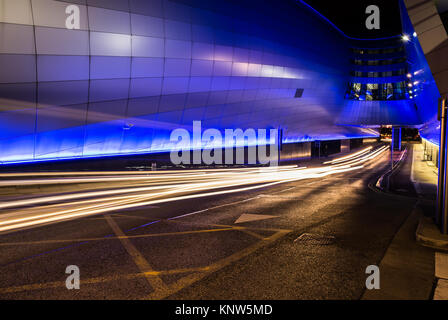 Dublin Airport Terminal 2 Unterführung Nacht lange Belichtung Stockfoto