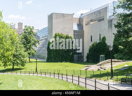 NEW YORK CITY - 10. Juli: das Metropolitan Museum der Kunst in Central Park am 10. Juli 2015 in New York. Der Central Park ist ein städtischer Park in der zentralen Par Stockfoto