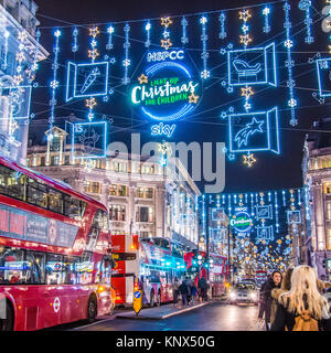 Weihnachtsbeleuchtung in Oxford Circus, London Stockfoto