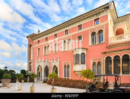 Villa Ephrussi de Rothschild vorne außen, auch als Villa Île-de-France, dem großen Haus am Meer in Villefranche-sur-Mer, Côte d'Azur, Frankreich Stockfoto