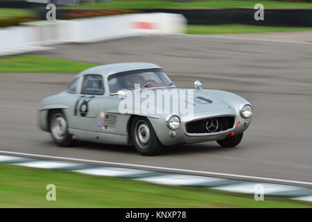 Fordwater Trophäe, Jochen Mass, Mercedes-Benz 300 SL Flügeltürer, Goodwood Revival 2013 Stockfoto