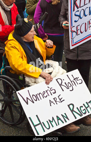 Der Frauen März und Demonstration auf dem Campus der Universität Monterey Bay der Tag nach Donald Trump Präsidenten am 21. Januar 2017 - Monterey wurde, Stockfoto