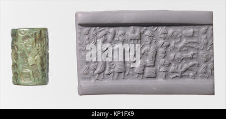 Ein Zylindersiegel und ein moderner Eindruck, der eine Göttin darstellt, die einen Anbeter zu einer sitzenden Gottheit und einem Stiergott führt, was eine antike religiöse Ikonographie und Kunstfertigkeit veranschaulicht. Stockfoto