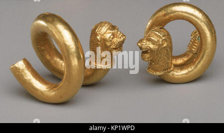 Gold und Kupfer Legierung Spirale mit Lion-Kopf terminal MET GR 565 242801 Stockfoto