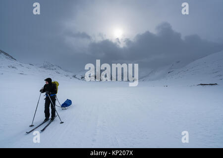 Skitouren in Schwedisch Lappland, in Kebnekaise massiven Bergkette. Schweden, Europa Stockfoto