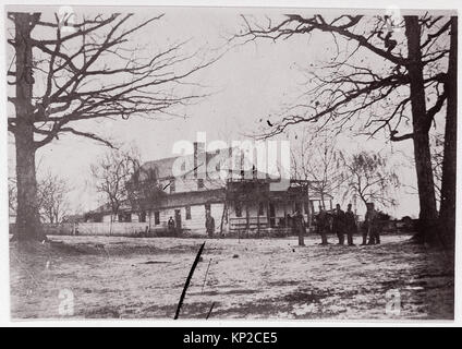 - Haus von Bäumen eingerahmt. Brady Album, S. 123 MET DP 70821 268196 Stockfoto