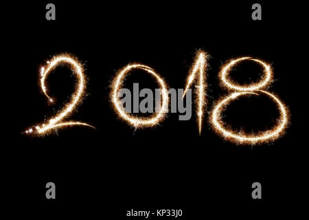 2018 mit Schein Feuerwerk auf schwarzem Hintergrund geschrieben, glückliches neues Jahr 2018. Stockfoto