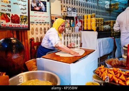 Marokkanische Süssigkeiten - Fes, Marokko Stockfoto, Bild: 12623845 - Alamy