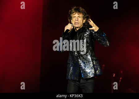 Schweiz, Zürich - 20. September 2017. Die Rolling Stones, Die legendäre englische Band, führt ein Live Konzert im Stadion Letzigrund in Zürich. Hier Sänger und Songwriter Mick Jagger ist live auf der Bühne gesehen. (Foto: Gonzales Foto/Tilman Jentzsch). Stockfoto