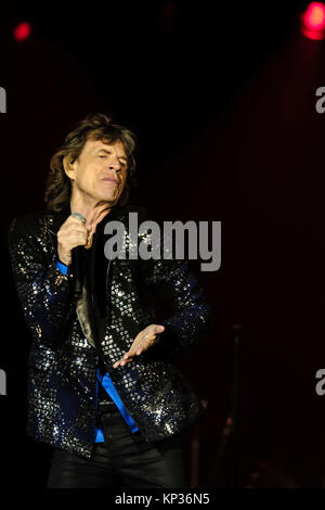 Schweiz, Zürich - 20. September 2017. Die Rolling Stones, Die legendäre englische Band, führt ein Live Konzert im Stadion Letzigrund in Zürich. Hier Sänger und Songwriter Mick Jagger ist live auf der Bühne gesehen. (Foto: Gonzales Foto/Tilman Jentzsch). Stockfoto