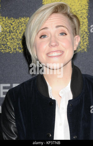 Los Angeles, Kalifornien, USA. 12 Dez, 2017. 12. Dezember 2017 - Los Angeles, Kalifornien, USA - HANNAH HART bei ''Pitch Perfekt'' Premiere im Dolby Theater, Hollywood, CA. Credit: Paul Fenton/ZUMA Draht/Alamy leben Nachrichten Stockfoto