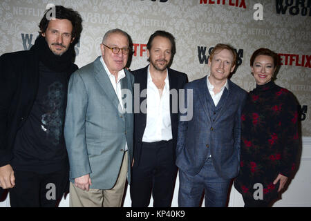 NEW YORK, NY - Dezember 12: Christian Camargo, Errol Morris, Peter Sarsgaard, Scott Shepherd und Molly Parker die "Wermut" New York Premiere am 12 Dezember, 2017 in New York City besuchen. Personen: Christian Camargo, Errol Morris, Peter Sarsgaard, Scott Shepherd und Molly Parker Stockfoto