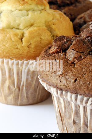 Eine Sammlung von frisch gebackene Muffins blueberry und Schokolade Stockfoto