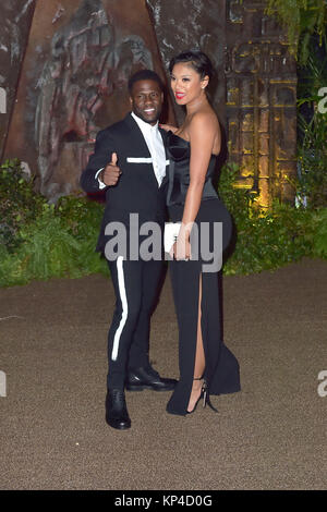 Kevin Hart und seine Frau Eniko Parrish nehmen an der "Jumanji: Willkommen im Dschungel" Premiere in TCL Chinese Theatre am 11. Dezember in Hollywood, Kalifornien 2017. Stockfoto