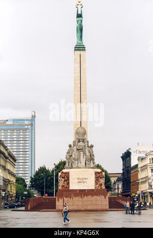 Freiheitsdenkmal in Riga Lettland Denkmal für ehren Soldaten während der lettischen Unabhängigkeit 1918 getötet Stockfoto