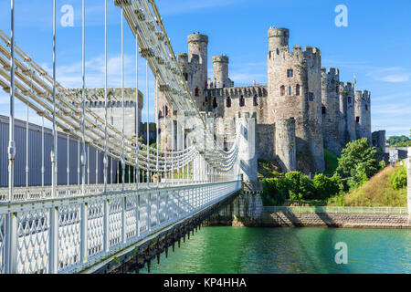 Conwy Castle North Wales conway North Wales Conwy in Wales cymru Conway Castle und Conwy Suspension Bridge von Thomas Telford Conwy wales Gwynedd Stockfoto