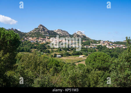 Das Bergdorf Aggius, Olbia-Tempio, Gallura, Sardinien, Italien, Mittelmeer, Europa Stockfoto