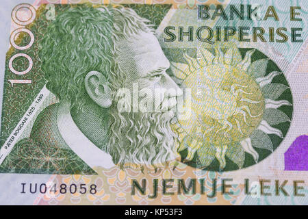 Vorderseite der albanischen Währung Lek Banknote von 1000 Bezeichnung Darstellung Portrait von Pjetër Bogdani, Schriftsteller, Geistlicher, verehrte Albanischen Stockfoto