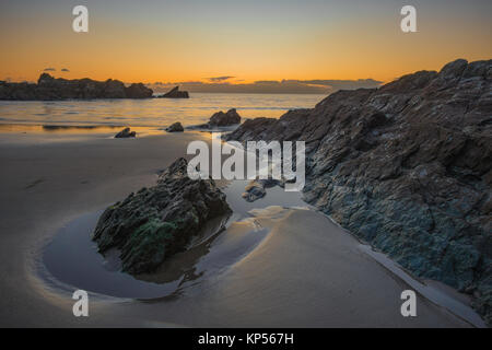 Sharrow Strand auch die Grotte in Whitsand Bay South East Cornwall bekannt. Stockfoto