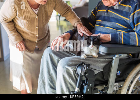 EHPAD spezialisiert in der Betreuung der älteren Menschen leiden unter Alzheimer, Zentrum für psychogeriatric Care, Frankreich. Stockfoto