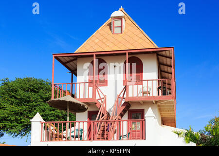 Renovierte Leuchtturm am Ende der Pier, Santa Maria, Sal, Salina, Kap Verde, Afrika Stockfoto