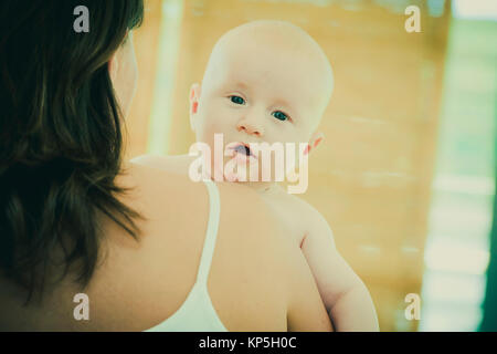 Mutter Mit Baby - Mutter mit baby Stockfoto