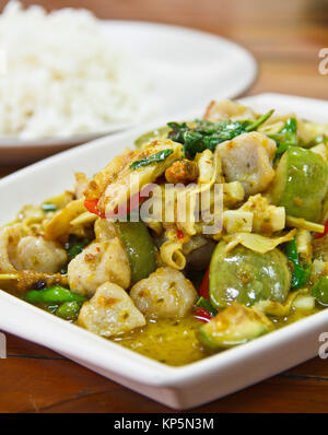 Mit Reis und thailändischem Essen. Stockfoto