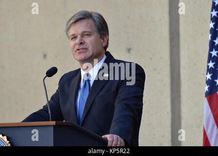 Us-amerikanischen FBI (FBI) Direktor Christopher Wray spricht während seine formale Installation Zeremonie in der FBI-Zentrale September 28, 2017 in Washington, DC. (Foto durch FBI-Foto über Planetpix) Stockfoto