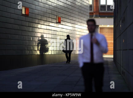 Moody Nacht Szene Arbeitnehmer Central London Stockfoto