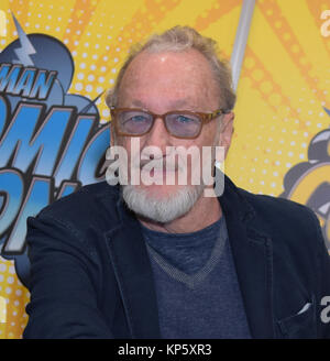 Dortmund, Deutschland - 9. Dezember 2017: US-amerikanische Schauspieler Robert Englund (* 1947, Freddy Krueger im Alptraum auf Ulme-Straße Filmreihen, Freddy vs. Jason) ein Stockfoto