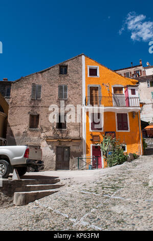 Korsika: Skyline und den Blick auf die Gassen in der Zitadelle von Corte, berühmte alte Dorf der Haute Corse, dem größten Dorf auf Binnenwasserstrassen Stockfoto