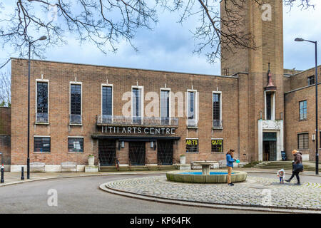 Hornsey Rathaus, im modernistischen Stil von Reginald Uren und 1935 erbaut, beherbergt heute und Art Center, Crouch End, London, UK Stockfoto