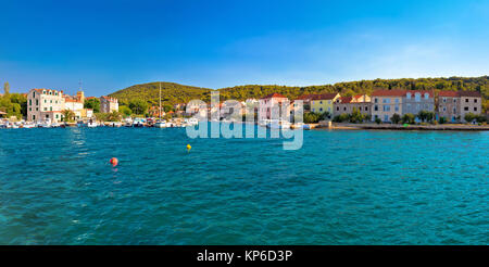 Insel Zlarin Hafen Panoramaaussicht, Sibenk Archipel von Kroatien Stockfoto