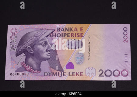 Vorderseite der albanischen Währung Lek Banknote von 2000 Bezeichnung Darstellung Porträt von König Gent von Illyria (Mbreti Gentius, Gent) Stockfoto