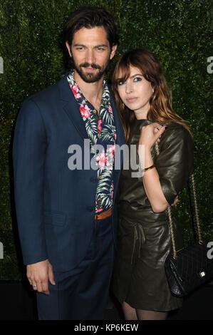 NEW YORK, NY - 20. April: Michiel Huisman, Tara Elders besucht die 2015 Tribeca Film Festival Chanel Künstler Abendessen im balthazar am 20. April 2015 in New York City. Personen: Michiel Huisman, Tara Elders Stockfoto