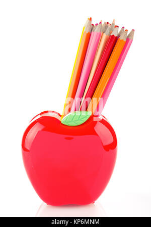 Bunte Bleistifte im Apple förmigen Ständer Stockfoto